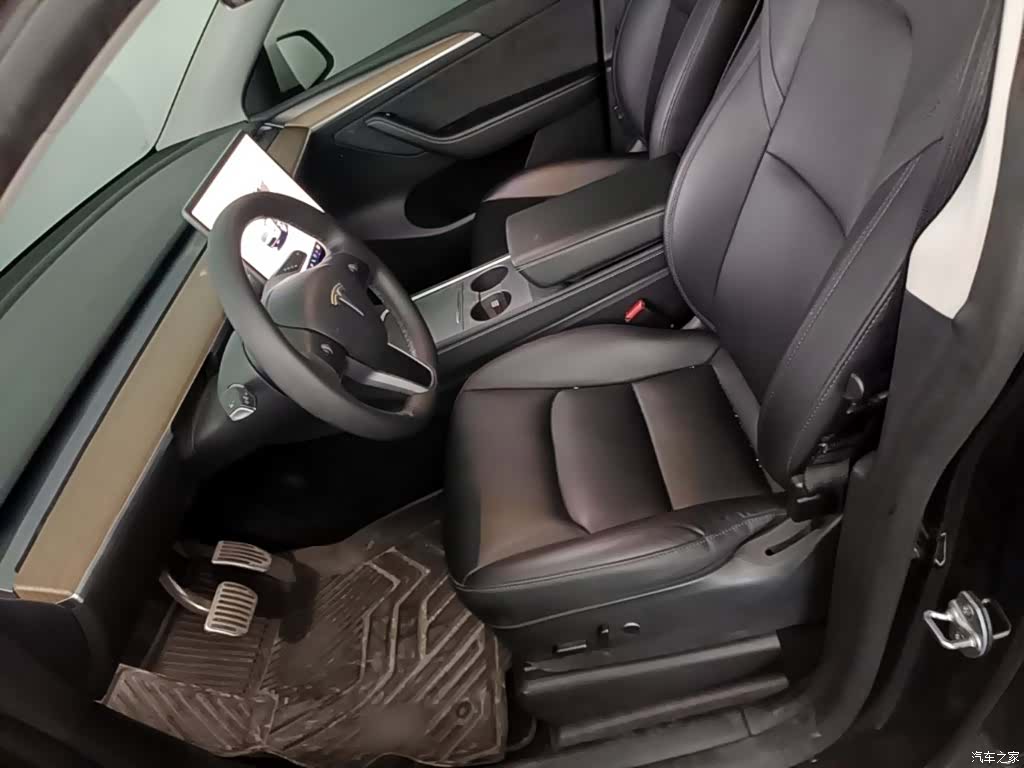 Tesla Model Y, 2022 15