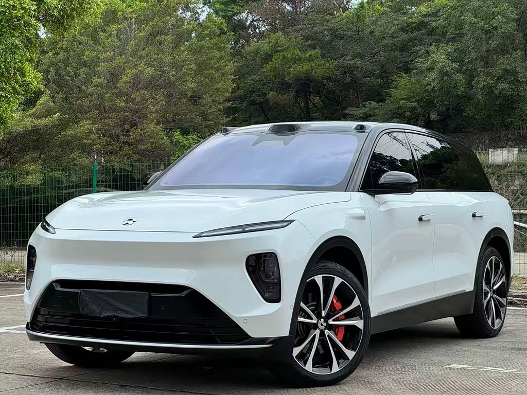 NIO ES8