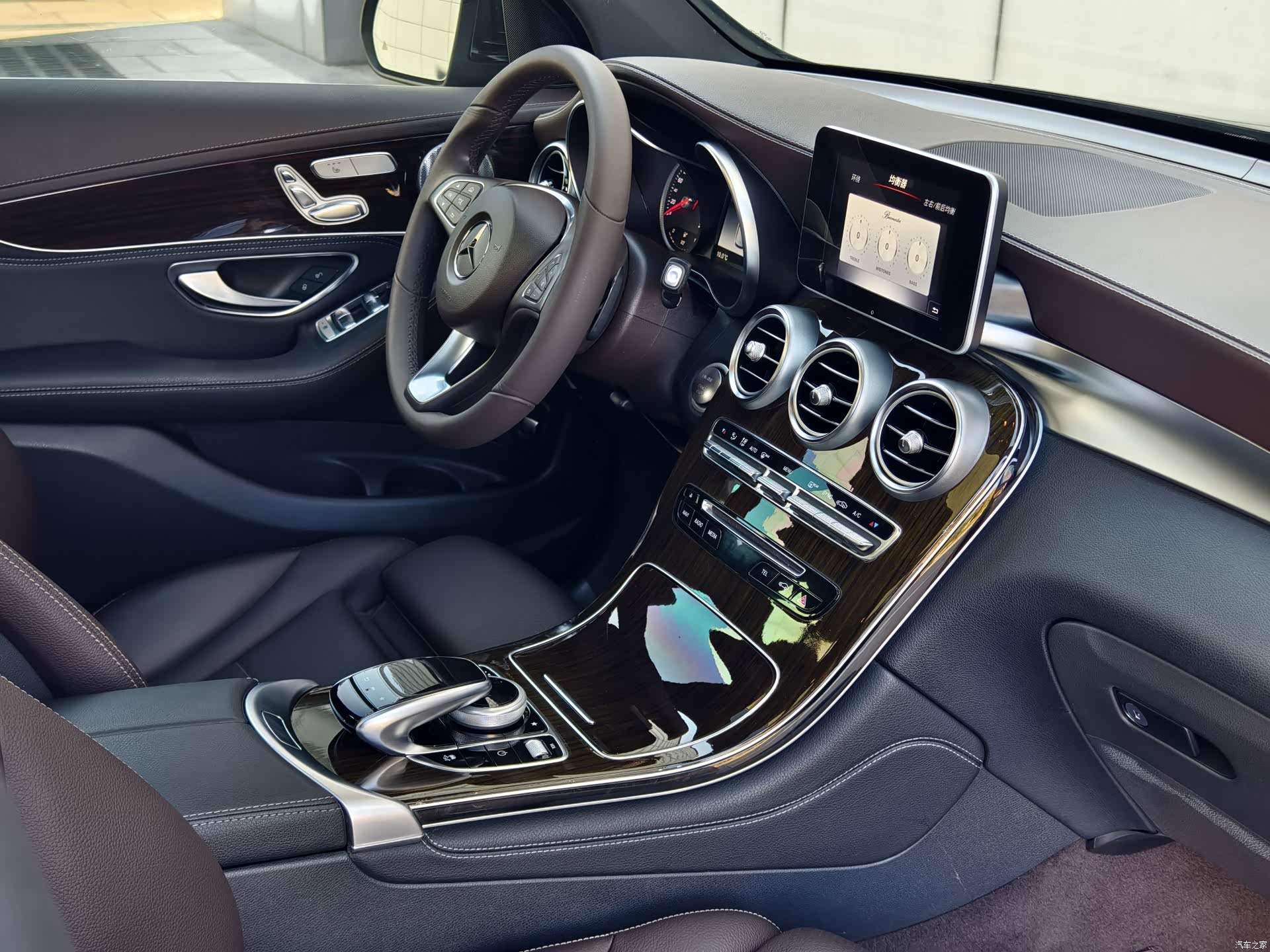 Mercedes-Benz GLC, 2018 12