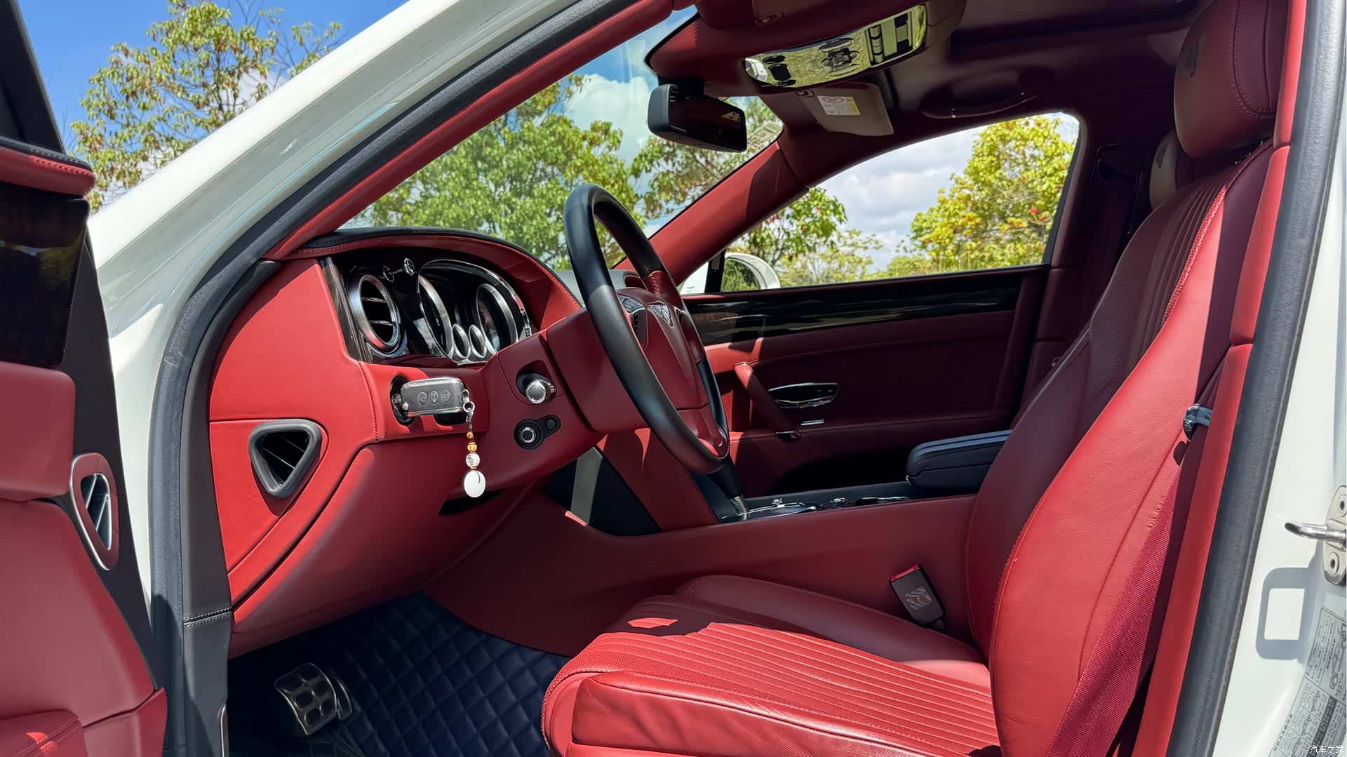 Bentley Flying Spur, 2018 13