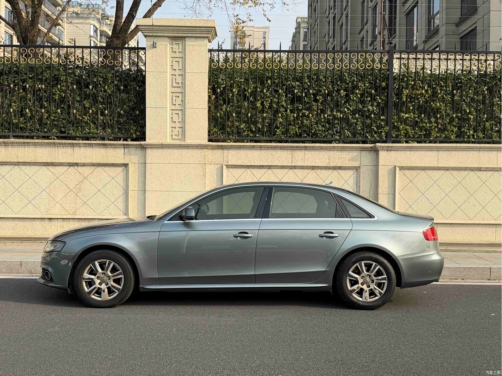 Audi A4L, 2010 3