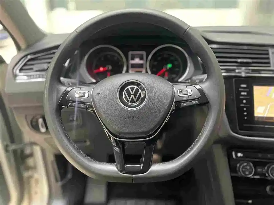 Volkswagen Tiguan L
