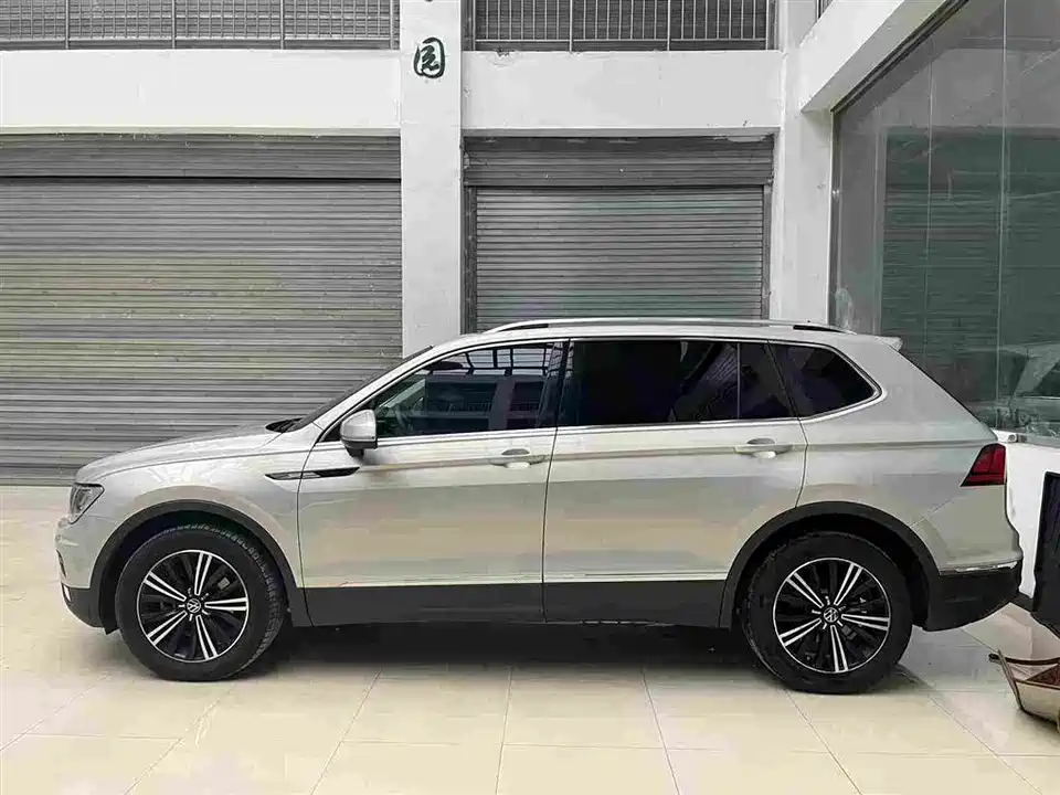Volkswagen Tiguan L