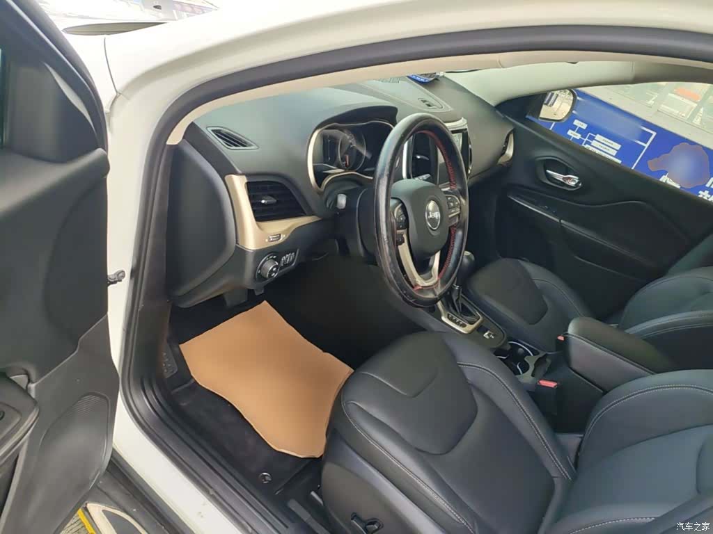 Jeep Cherokee, 2017 16