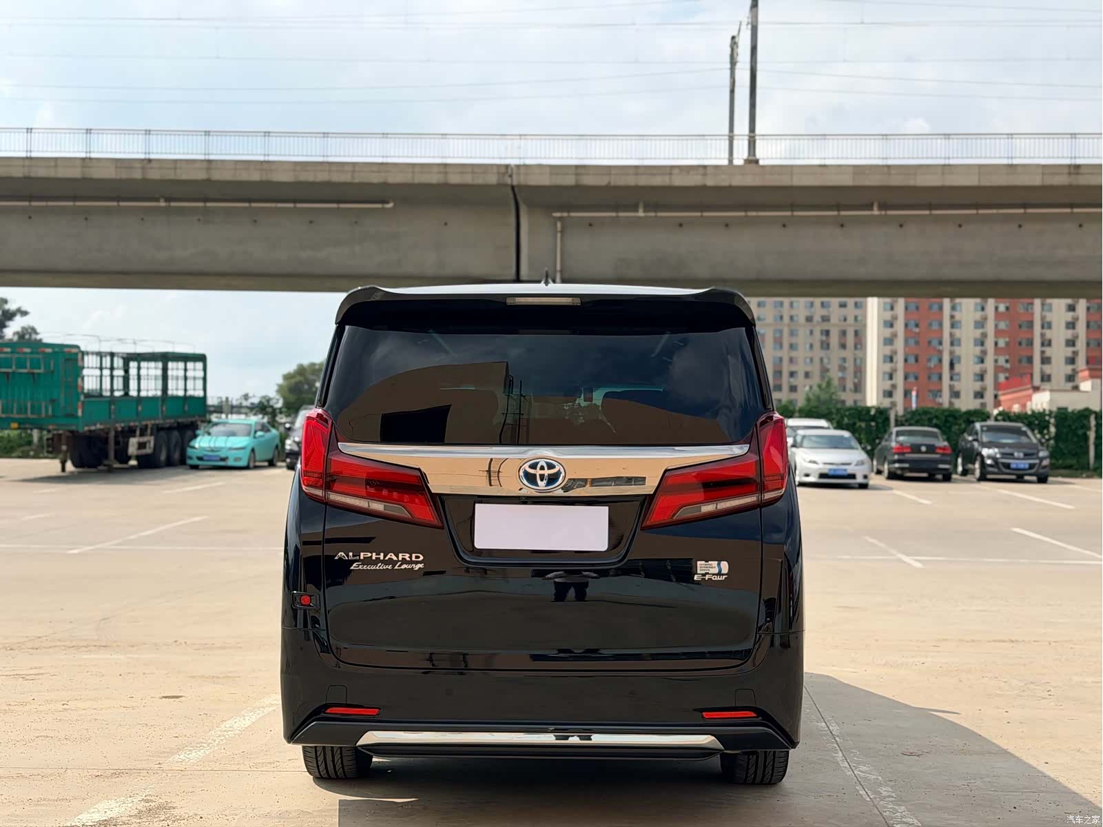 Toyota Alphard, 2023 20