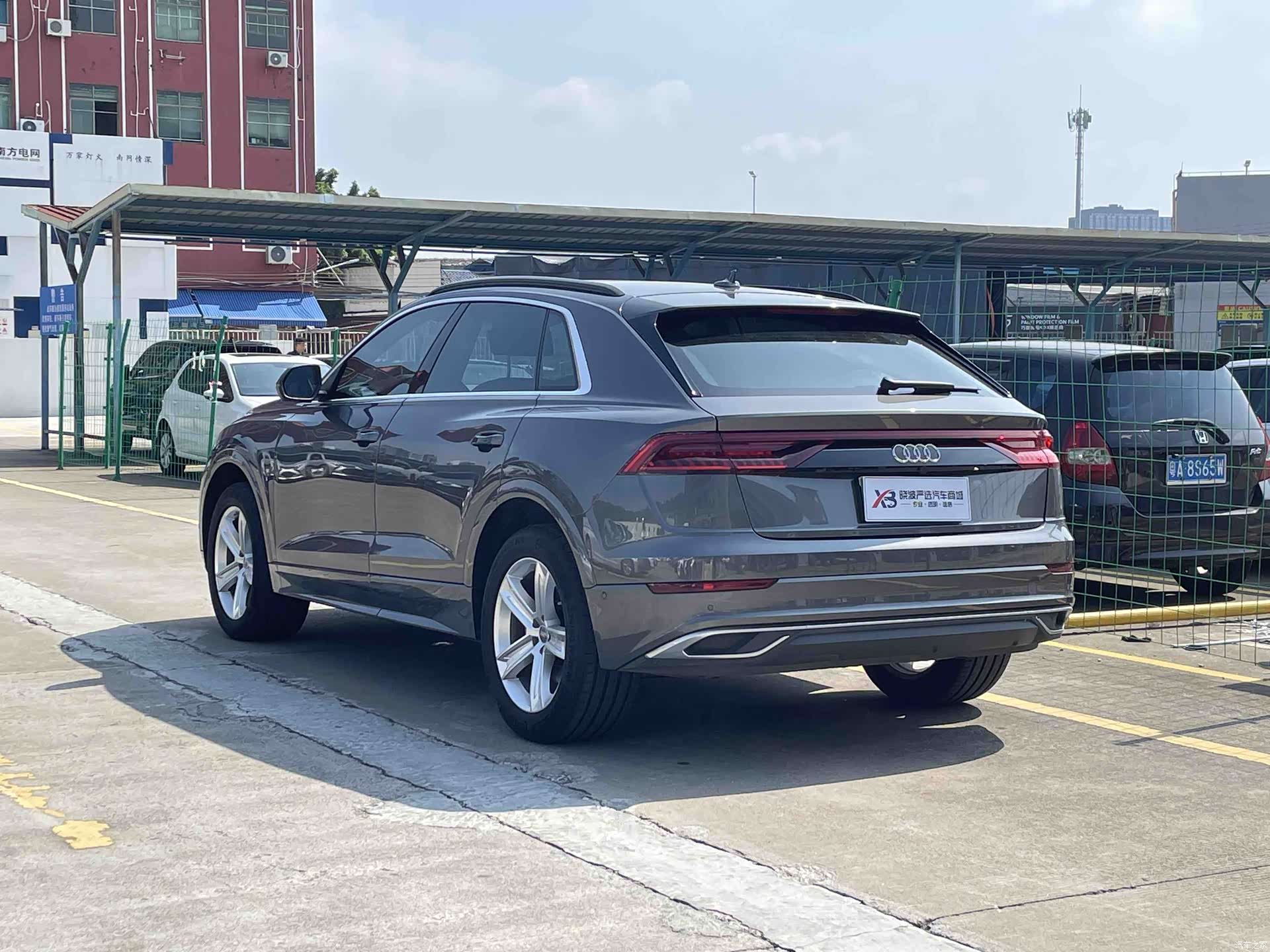 Audi Q8, 2020 все фото