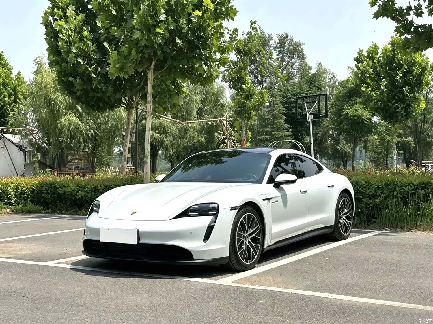 Porsche Taycan, 2021 1