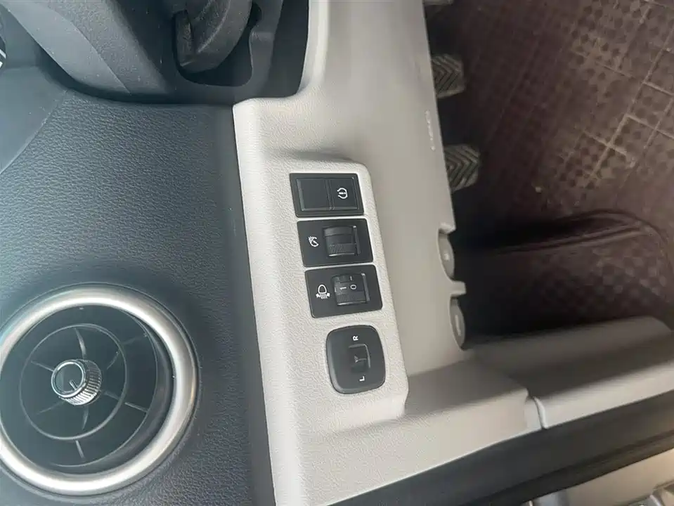 JAC Refine Ruifeng M3