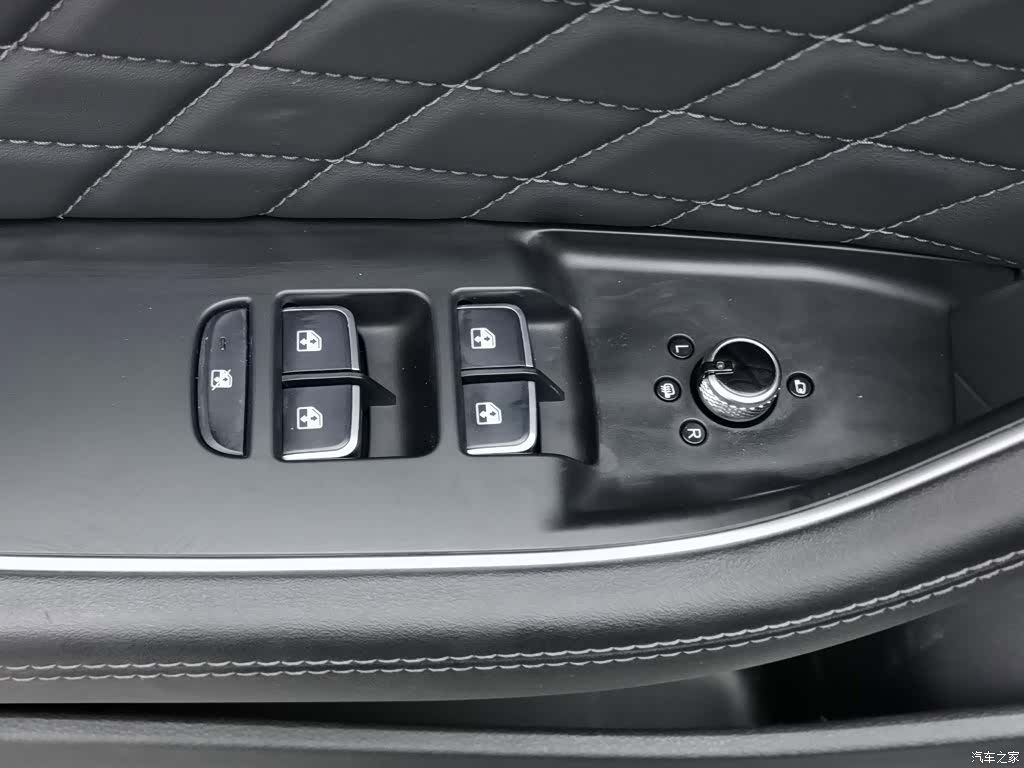 Hongqi HS5, 2019 9