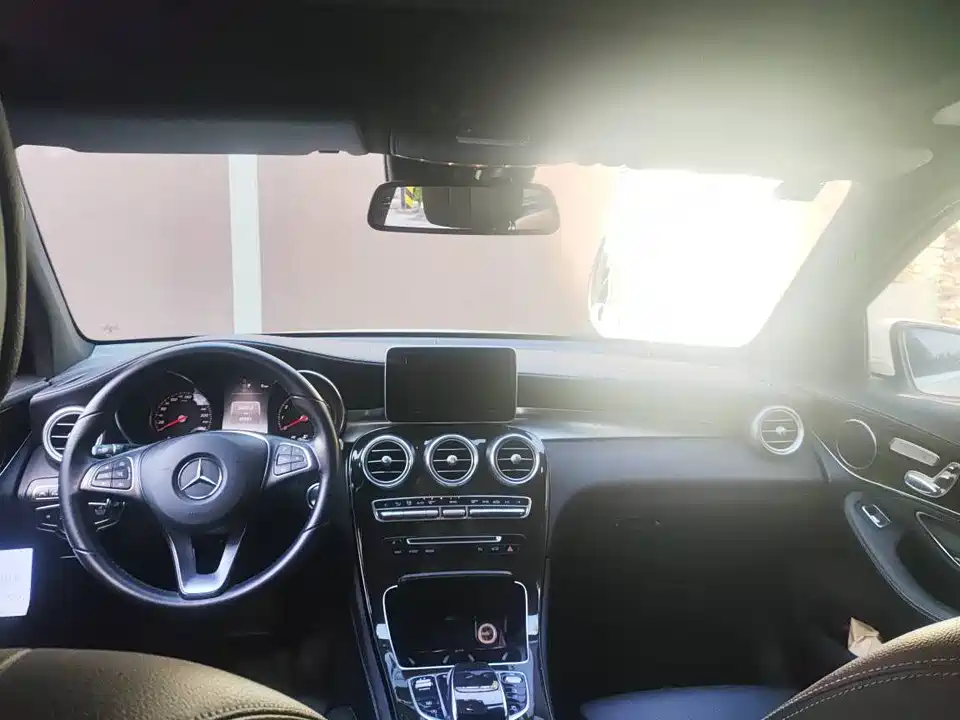 Mercedes-Benz GLC Mercedes-Benz GLC