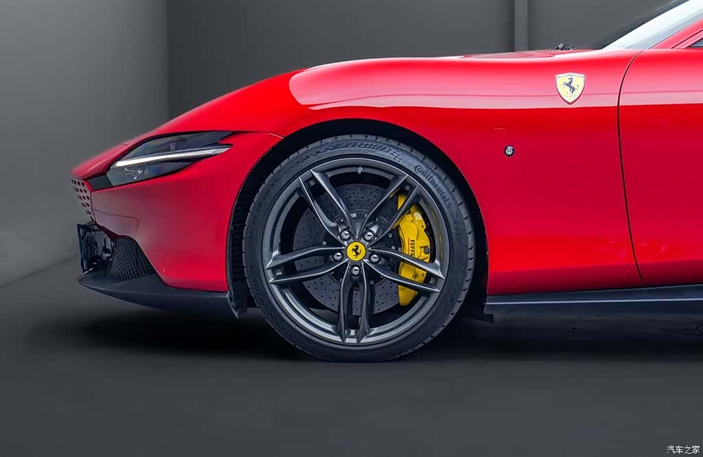 Ferrari Roma, 2023 4