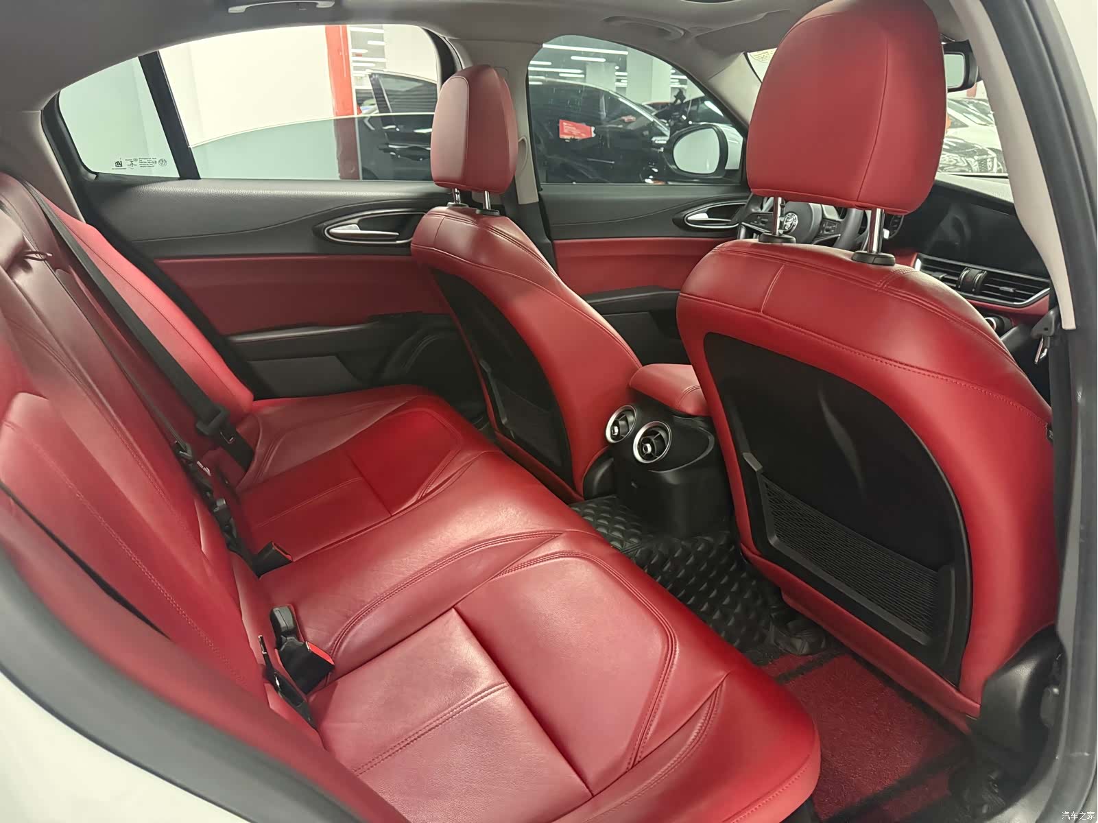 Alfa Romeo Giulia, 2017 13