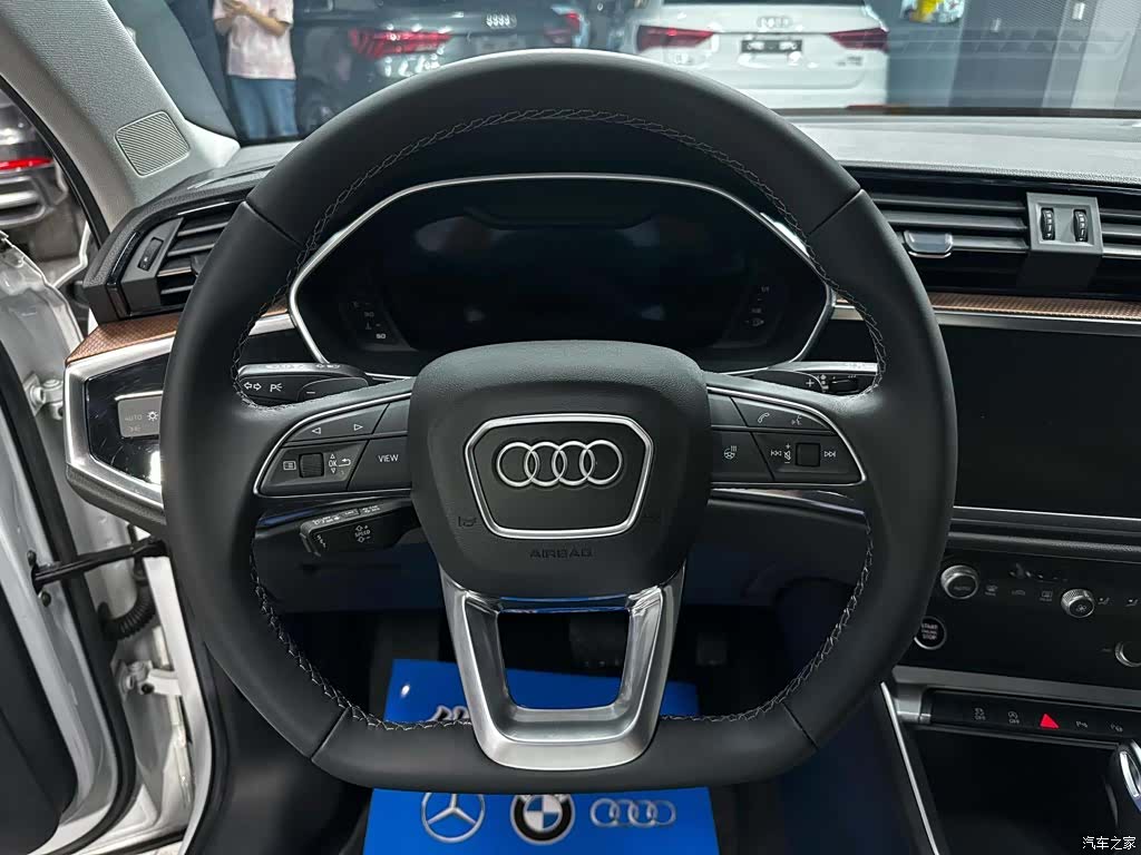 Audi Q3, 2022 13