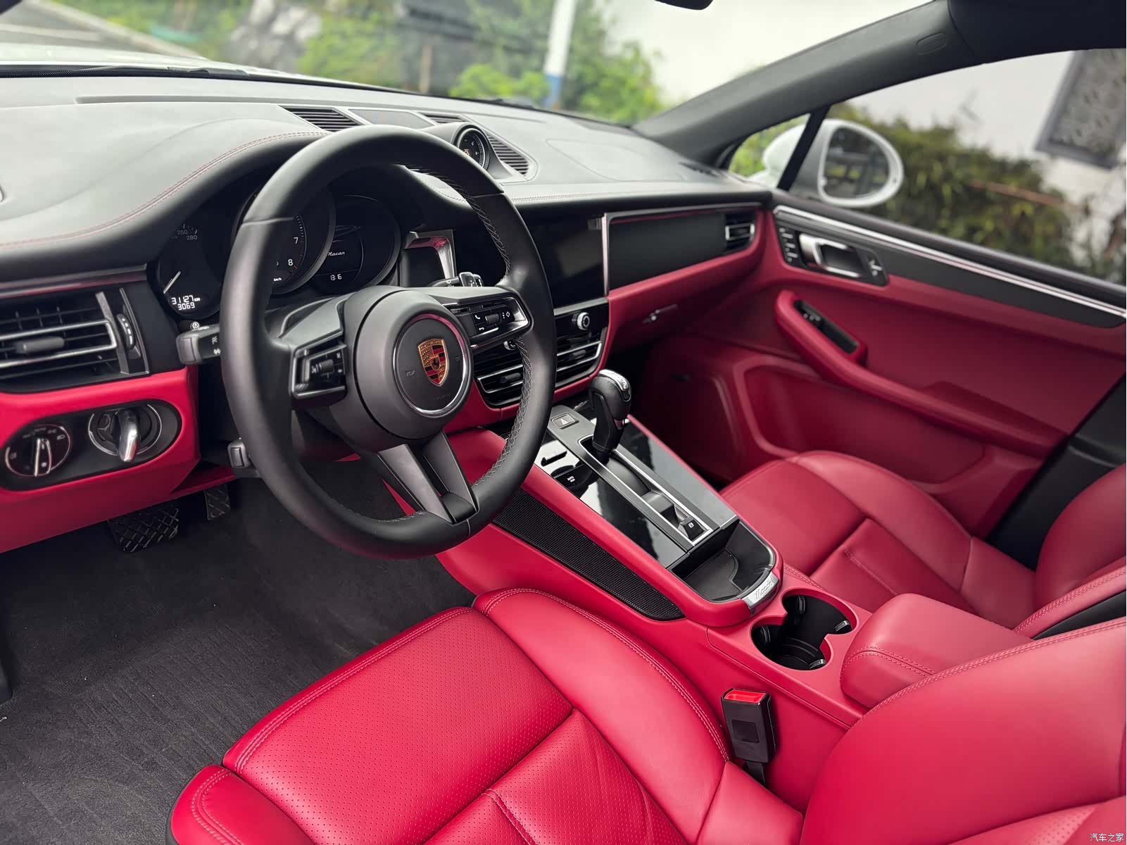 Porsche Macan, 2022 9