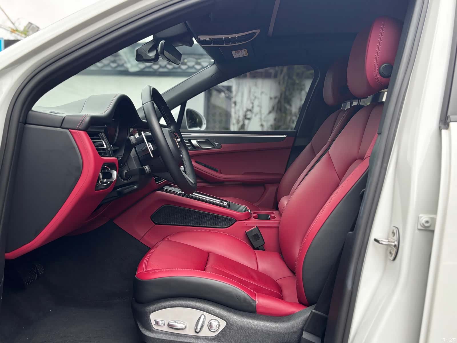 Porsche Macan, 2022 12