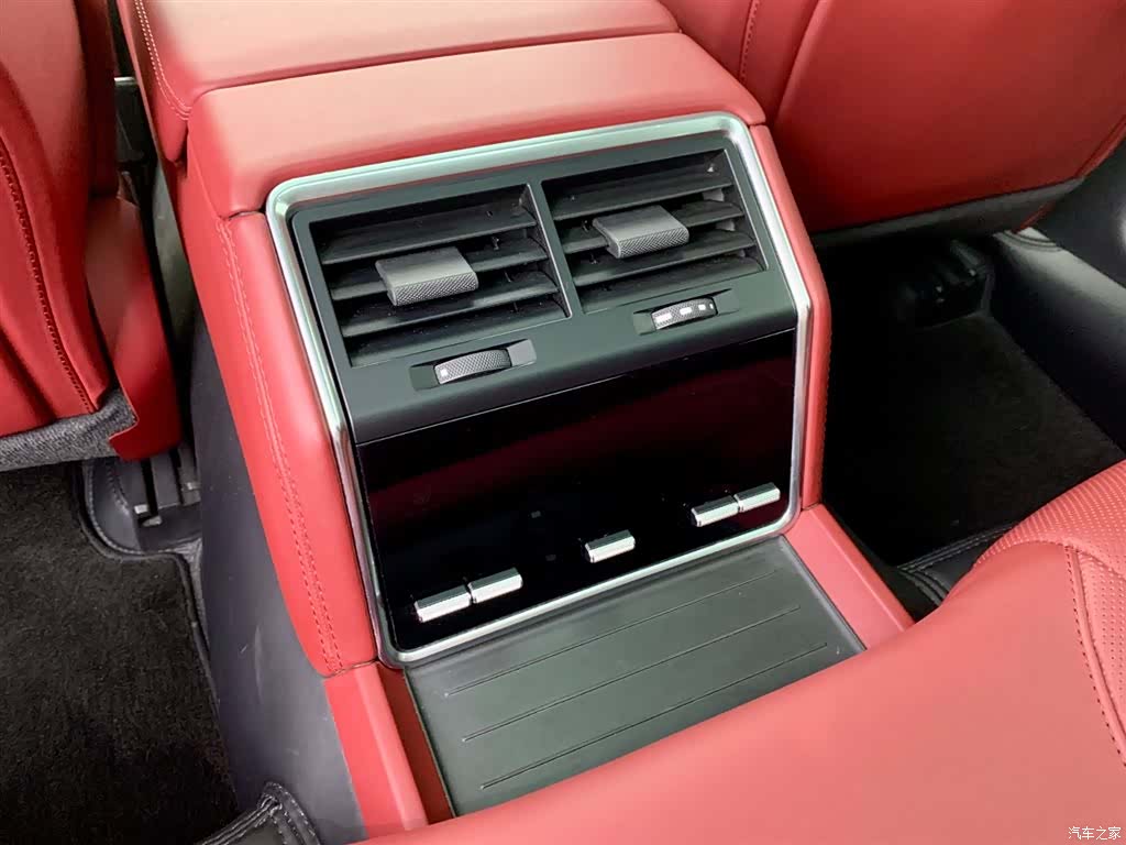 Porsche Panamera, 2023 29