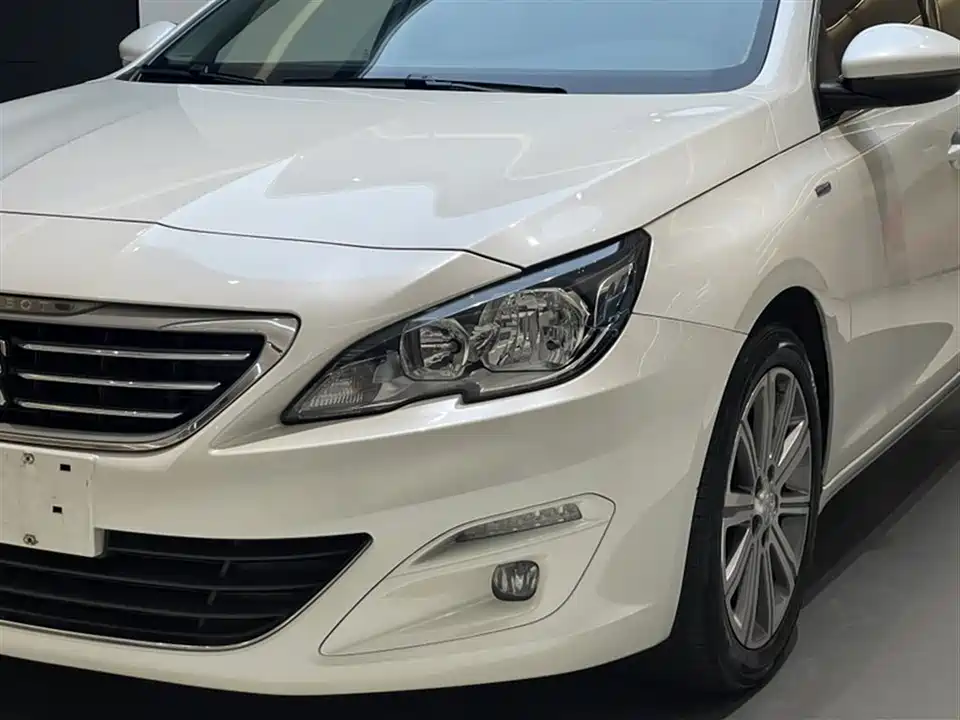 Peugeot 408