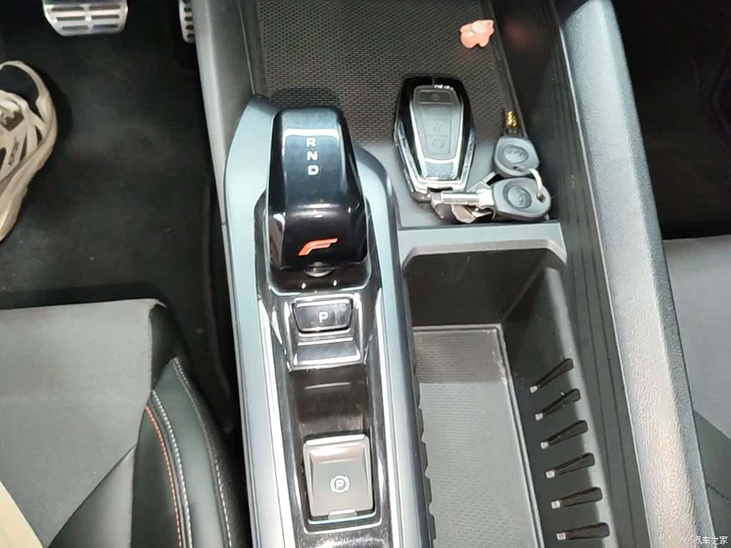 Geely Binray, 2023 14