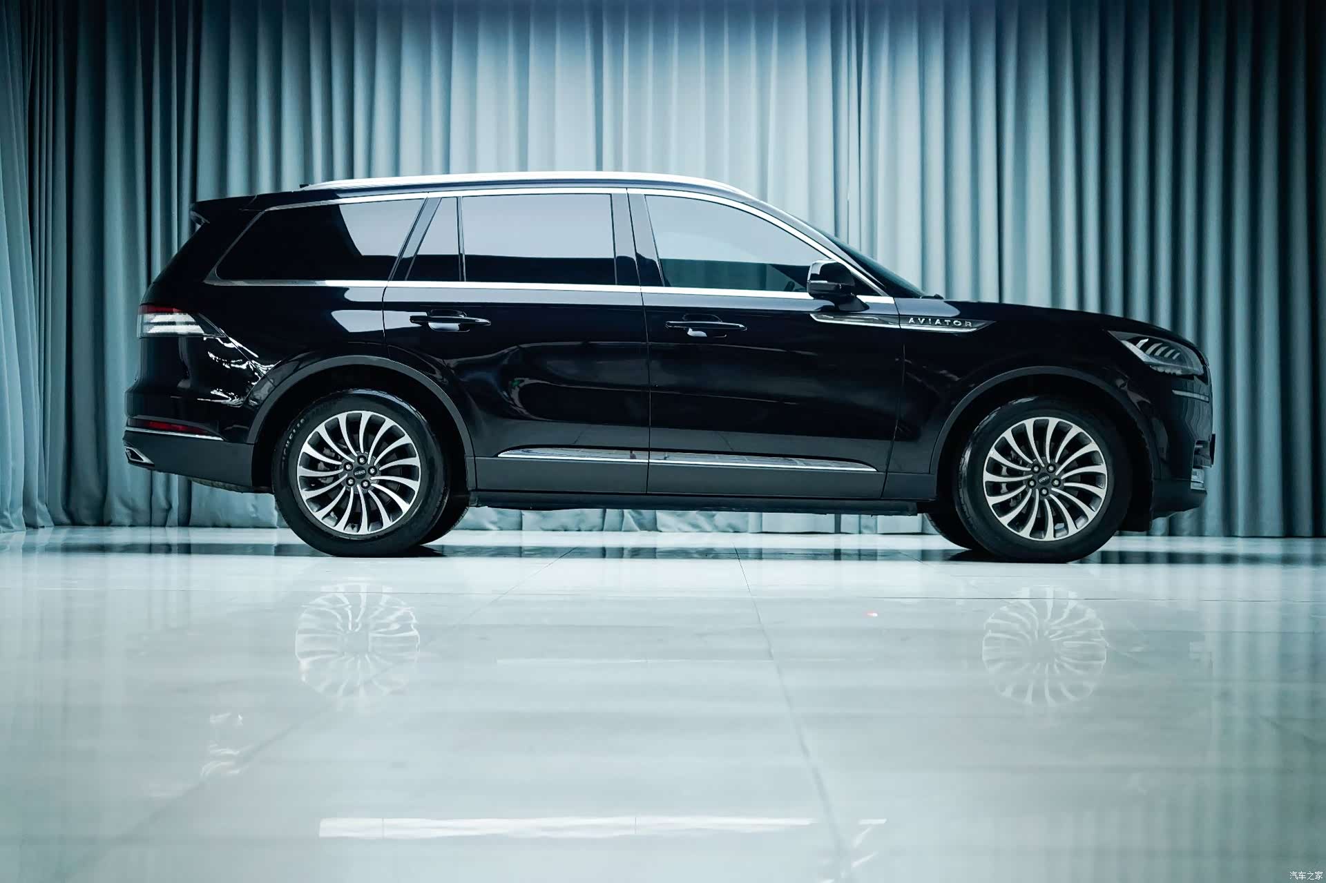 Lincoln Aviator, 2024 4