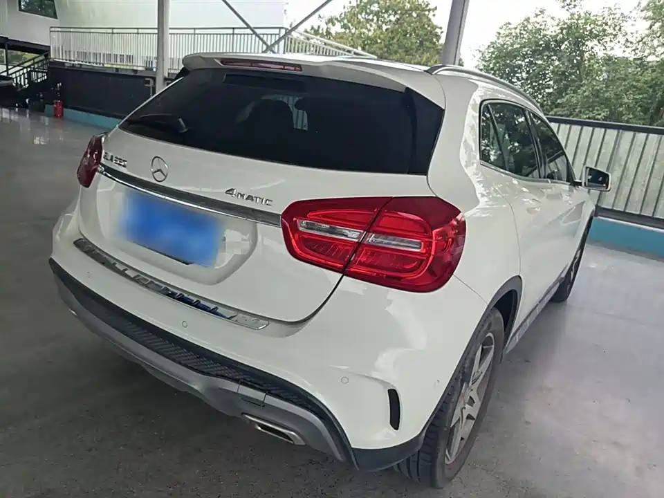 Mercedes-Benz GLA
