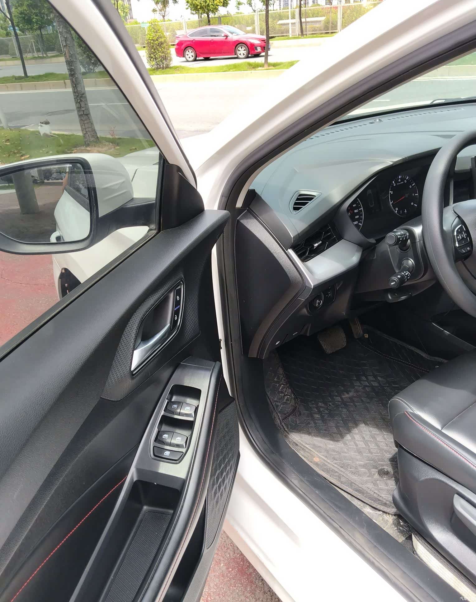 MG MG5, 2024 10