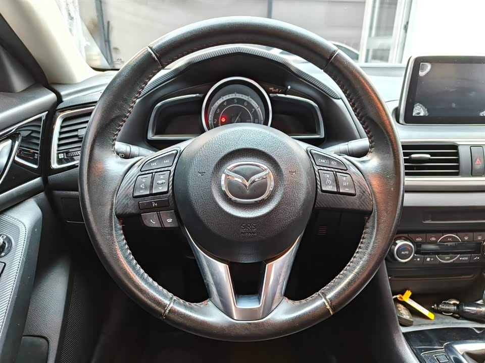 Mazda 3 Angkesaila