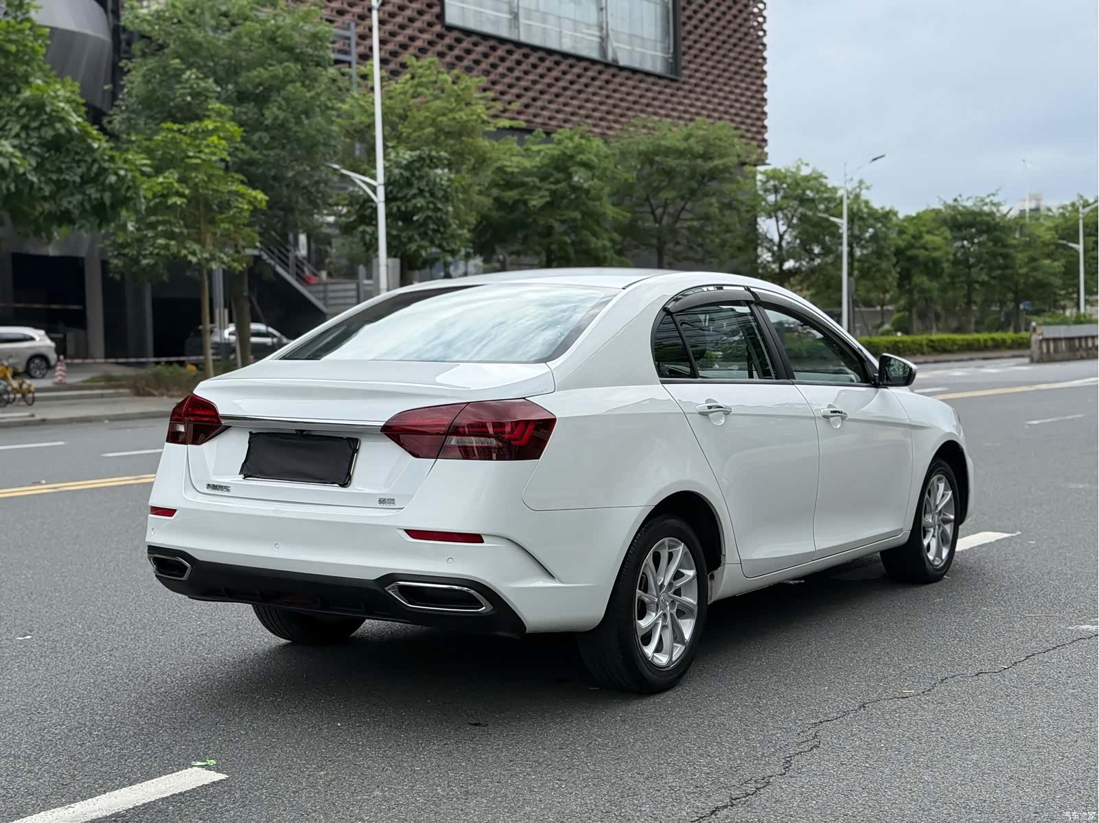 Geely Emgrand, 2021 4