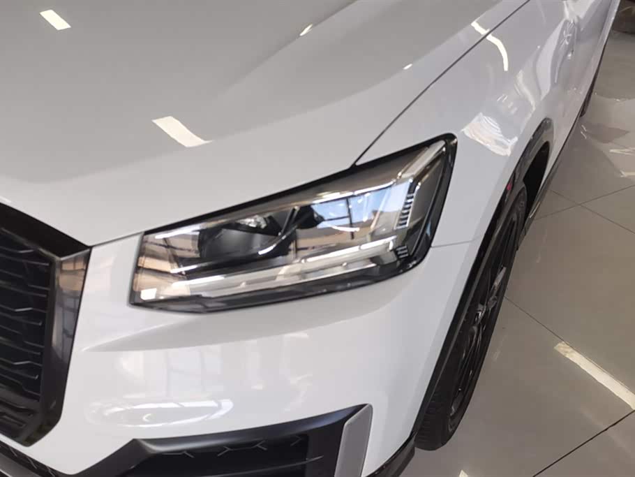 Audi Q2L Audi Q2L