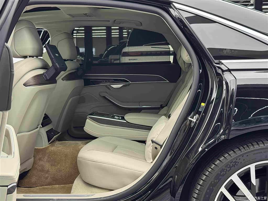 Audi A8L, 2022 7