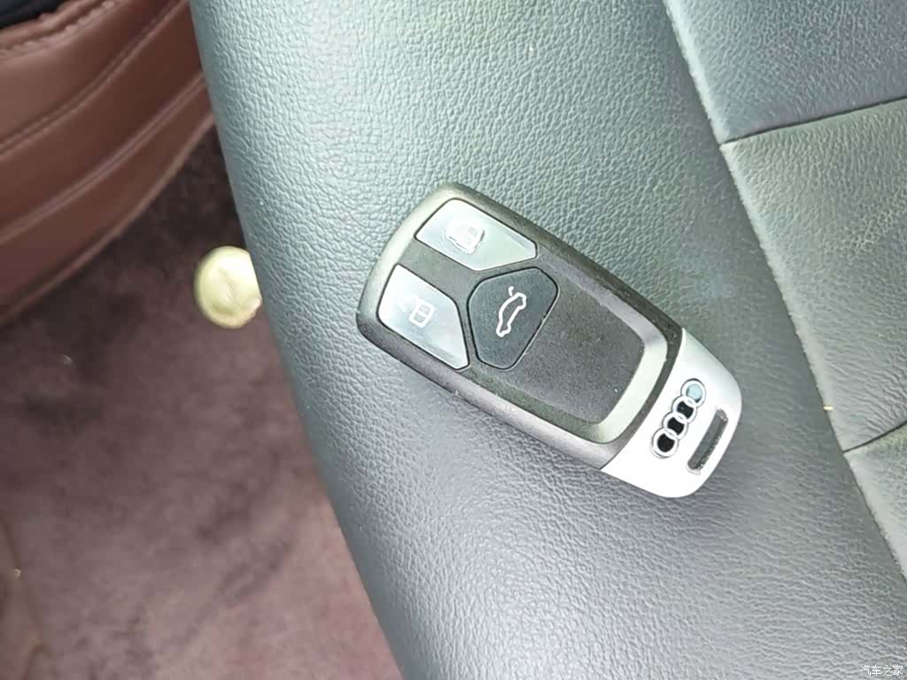 Audi A4L, 2018 9