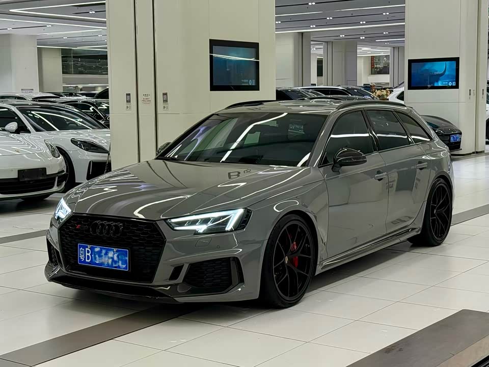 Audi RS 4