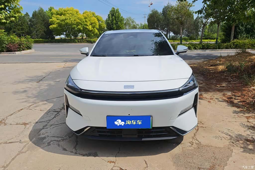 Geely Galaxy L6, 2024 2