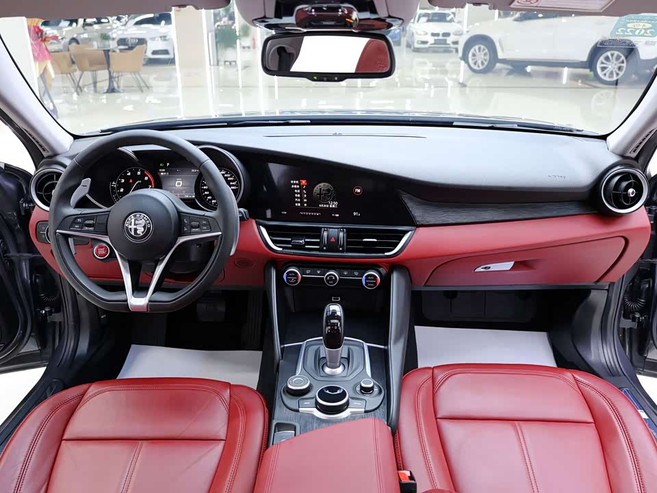 Alfa Romeo Giulia Alfa Romeo Giulia