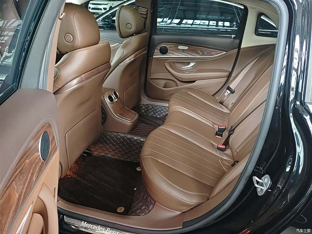 Mercedes-Benz E-Class, 2022 17