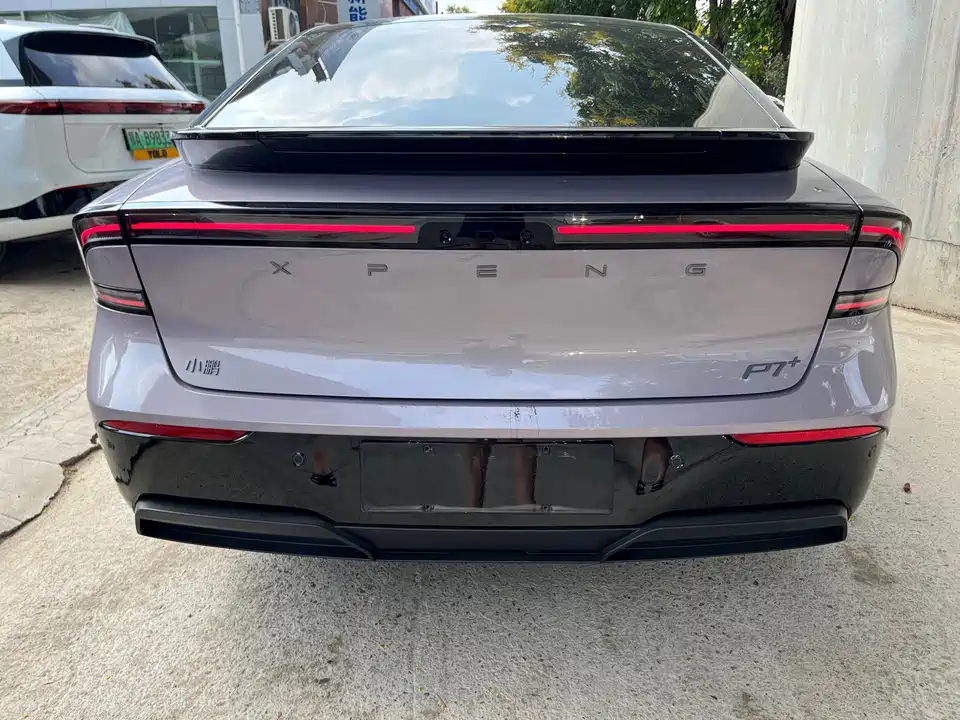 XPENG P7+