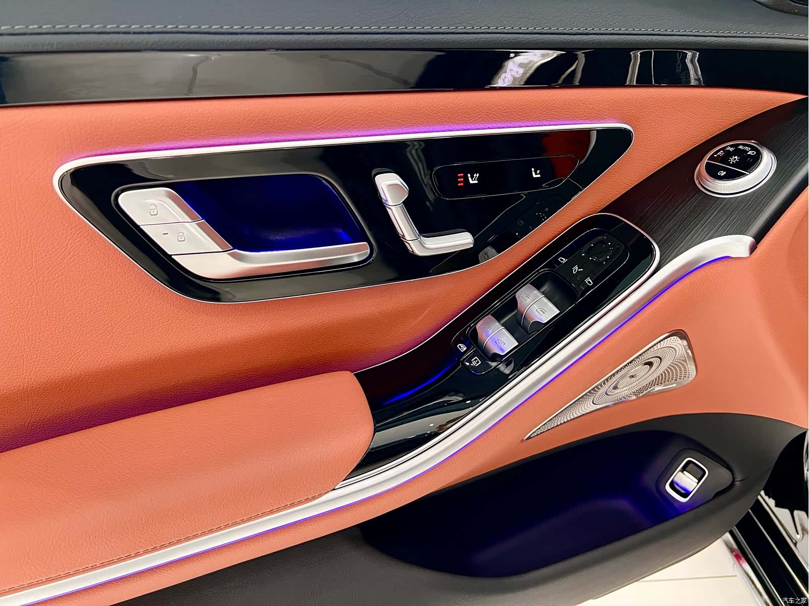 Mercedes-Benz S-Class, 2024 23