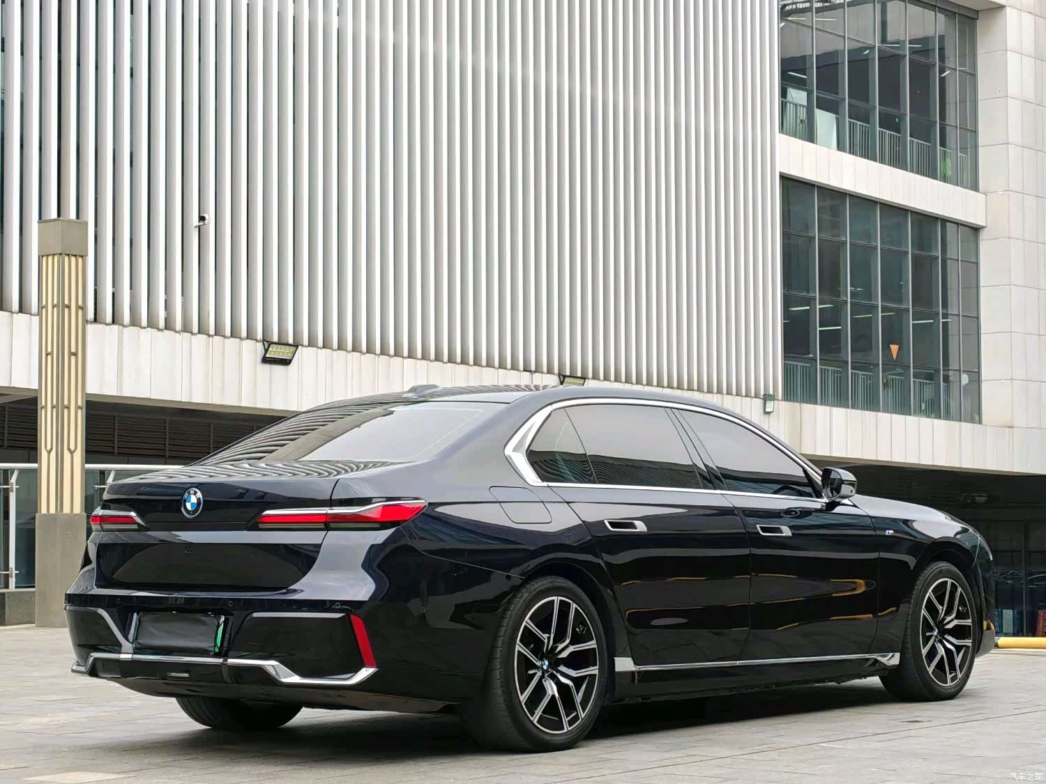BMW i7, 2023 все фото