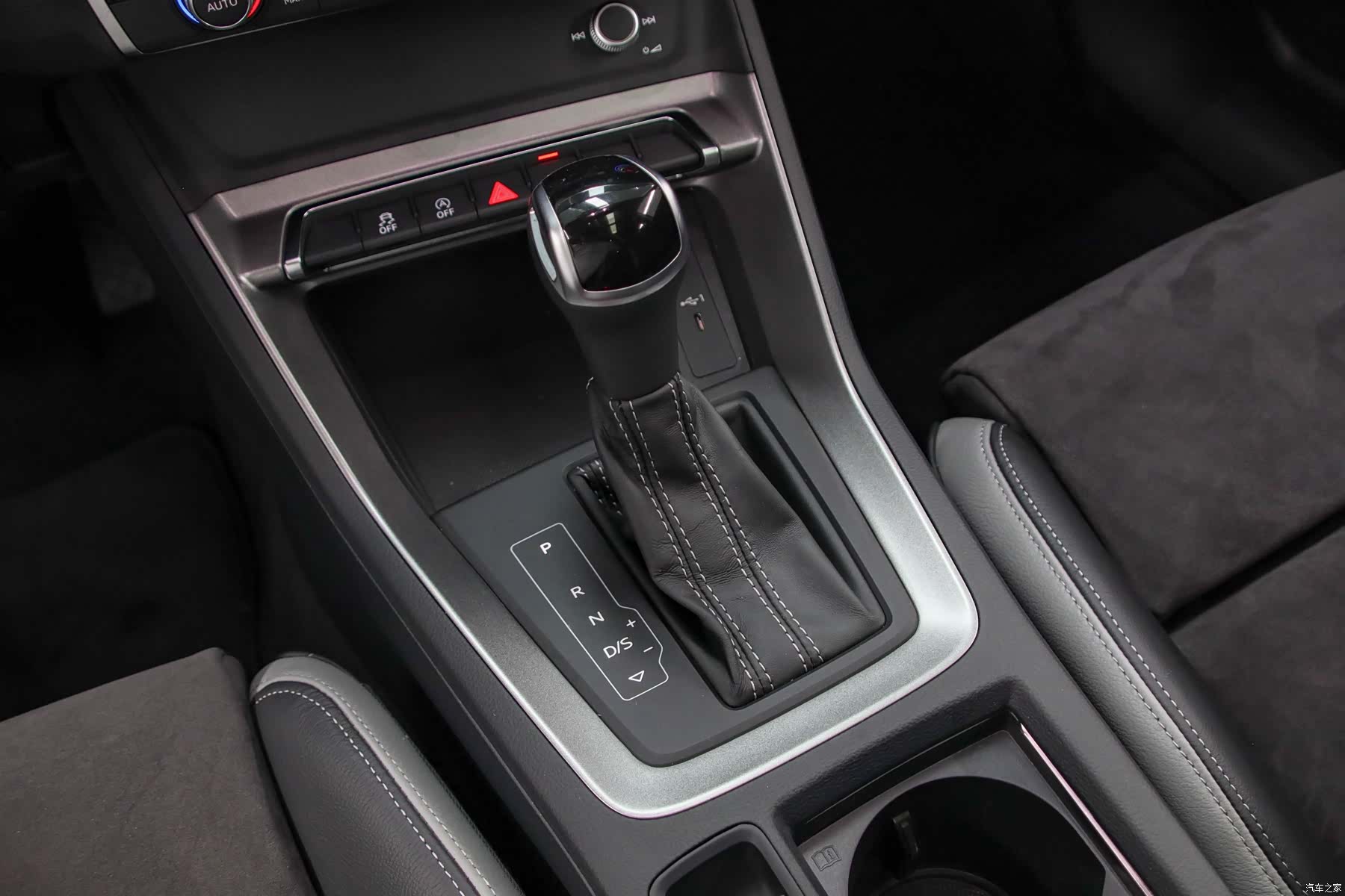 Audi Q3, 2022 11
