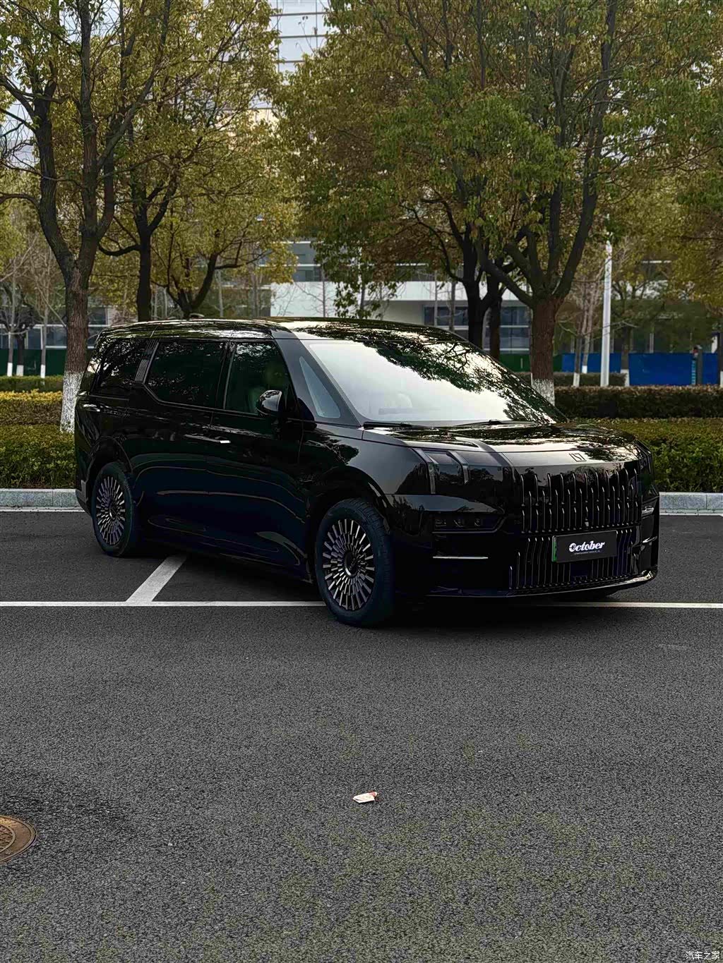 Zeekr 009, 2023 4