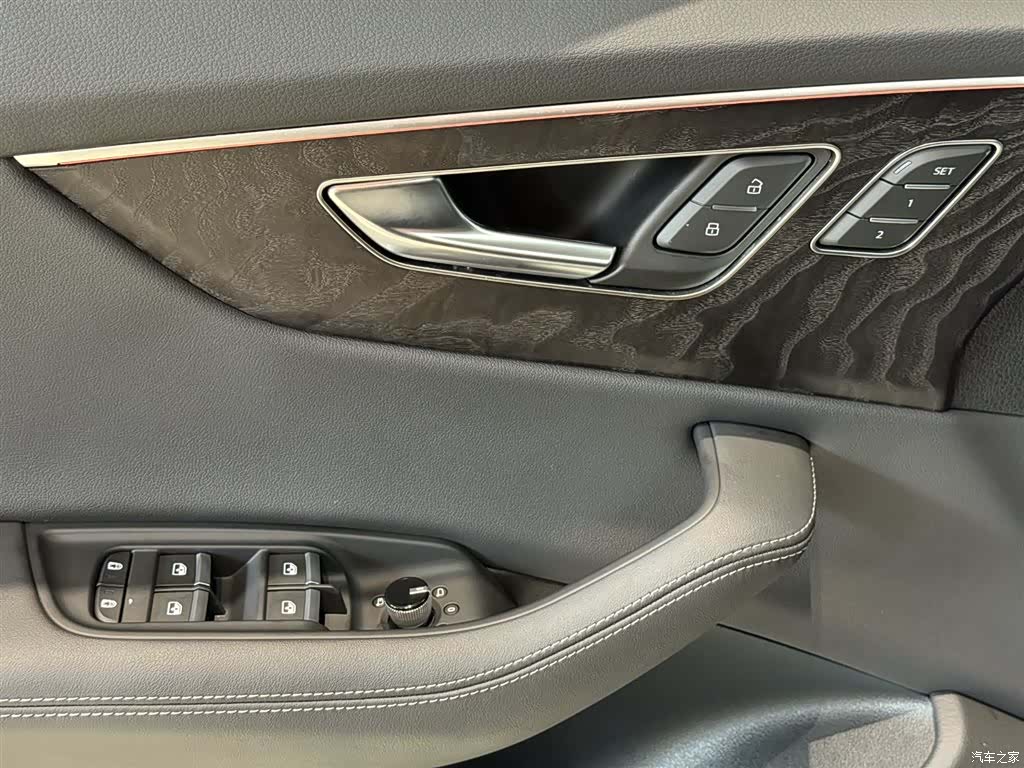 Audi Q8, 2025 26