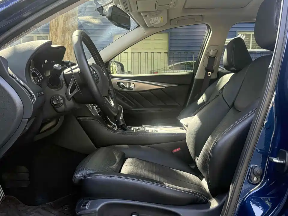 Infiniti Q50L