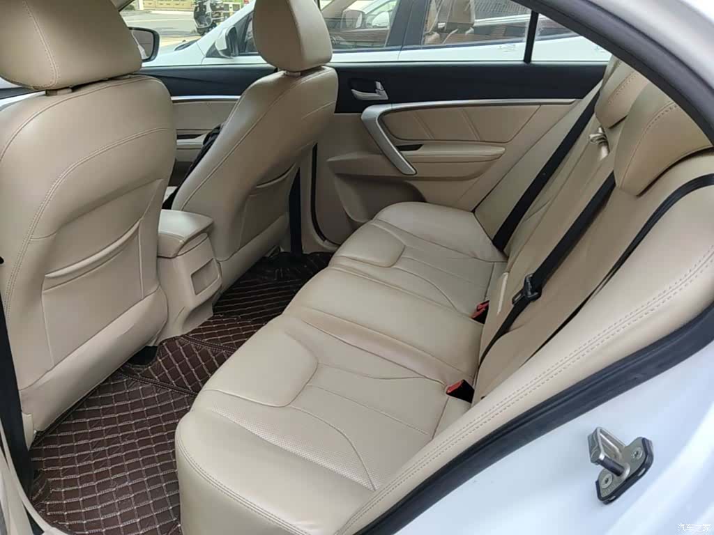 Geely Emgrand, 2018 17