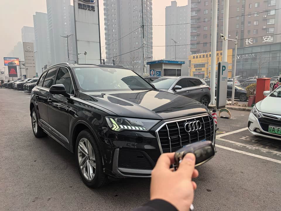 Audi Q7