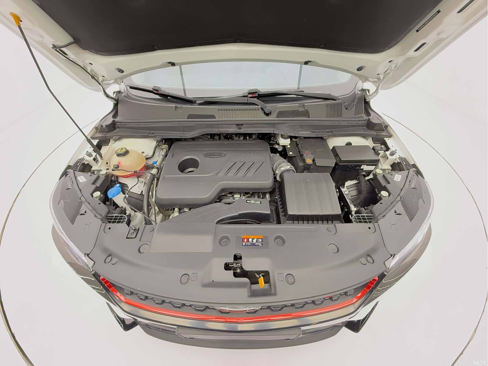 Geely Coolray, 2022 10
