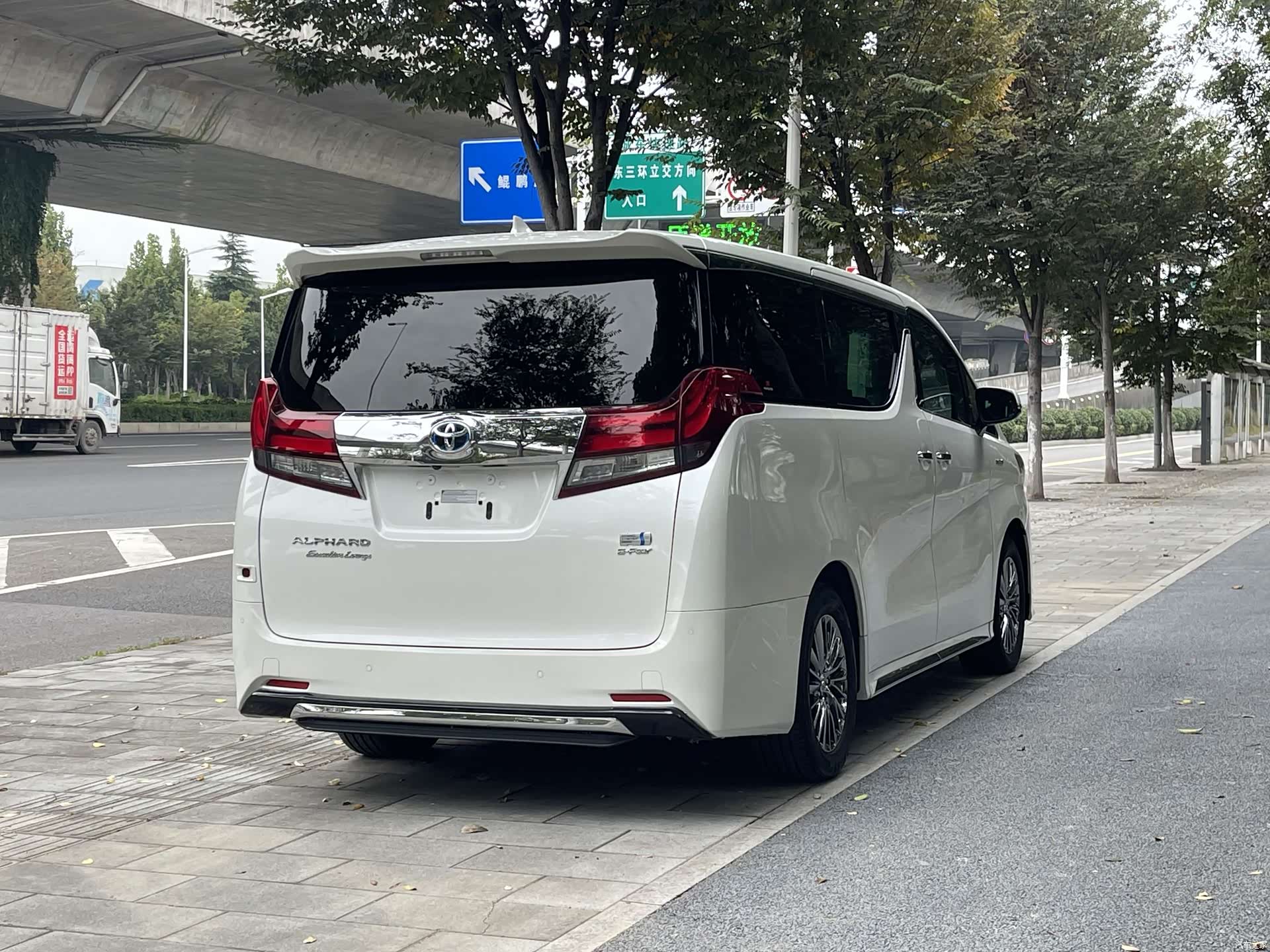 Toyota Vellfire, 2022 6