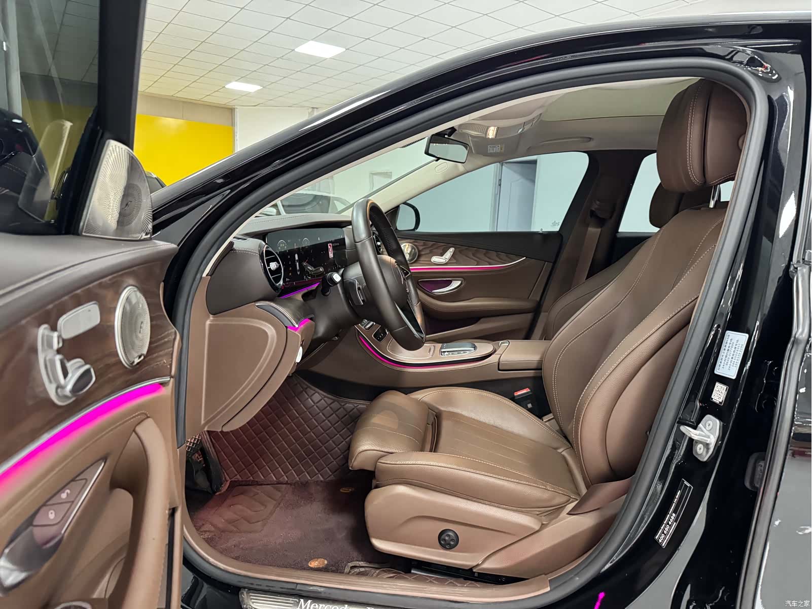 Mercedes-Benz E-Class, 2023 4
