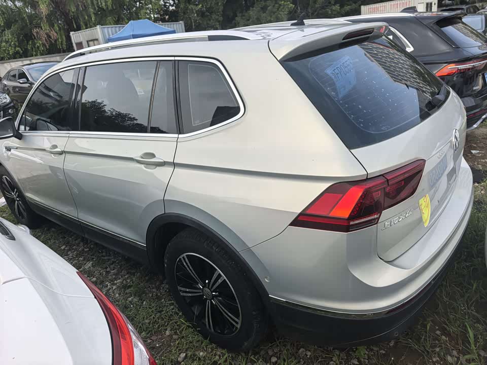 Volkswagen Tiguan L