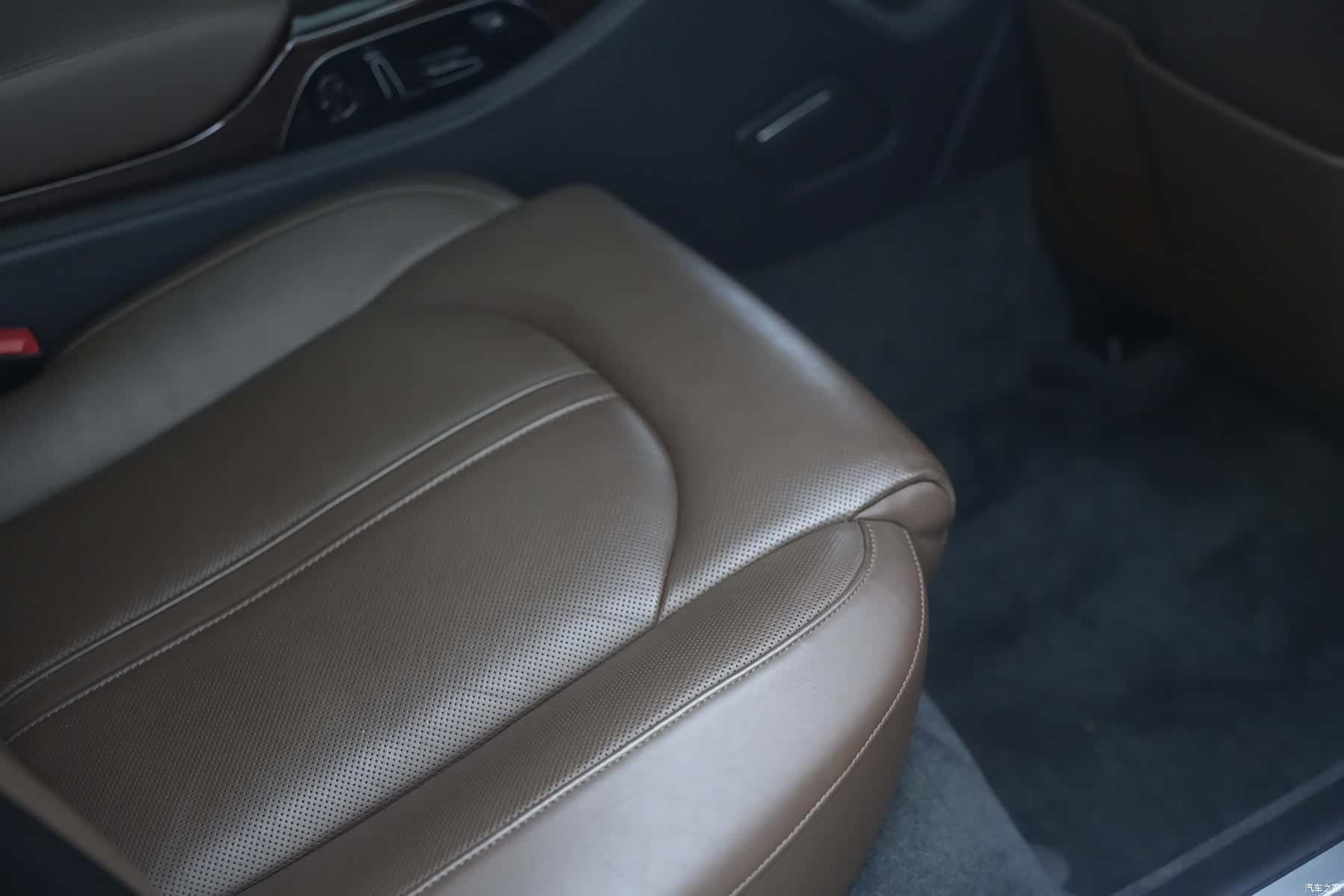 Audi A8L, 2013 23