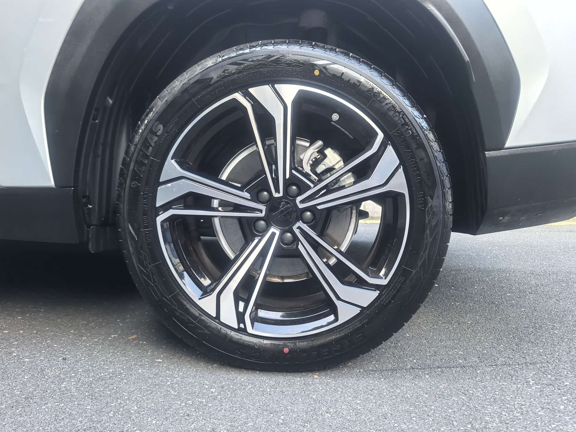 Geely Galaxy L7, 2025 24