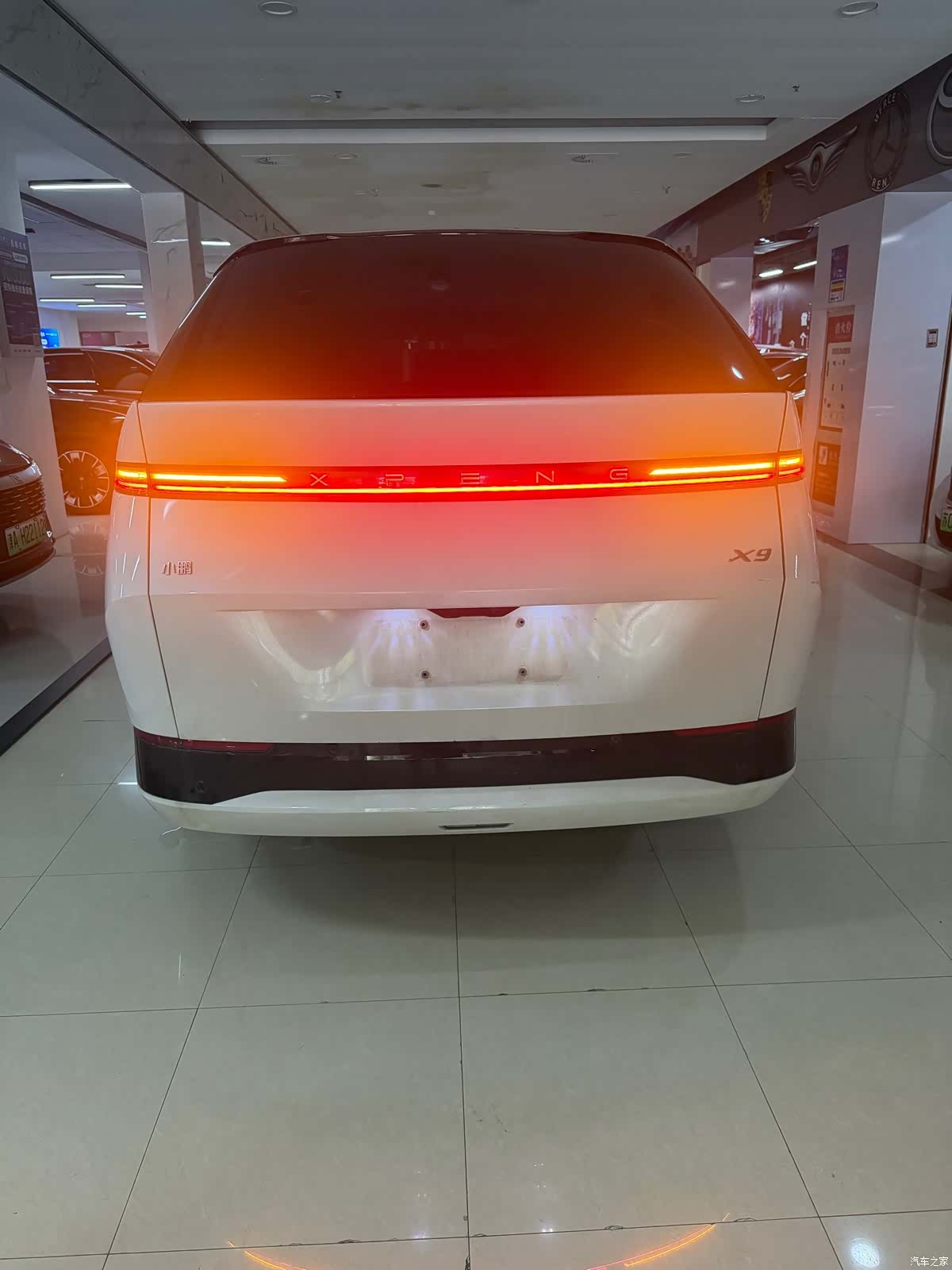 Xpeng X9, 2024 9